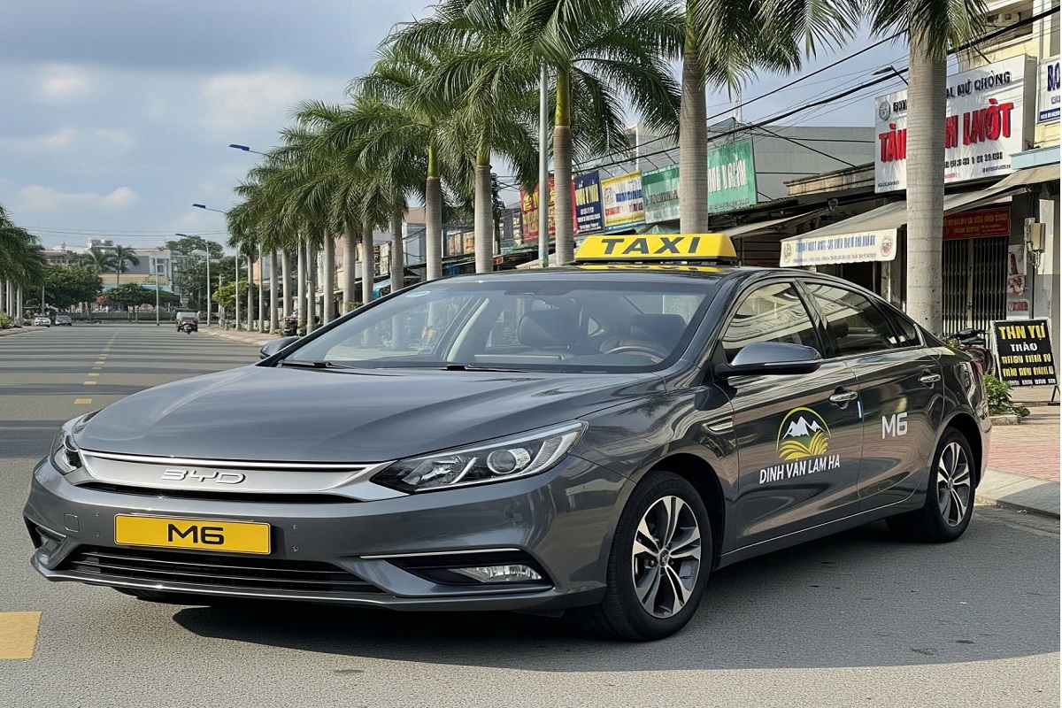 Dịch Vụ Taxi Đinh Văn Lâm Hà: Đặt Xe Nhanh Chóng, Giá Tốt Bạn đang tìm kiếm một dịch vụ taxi Đinh Văn Lâm Hà uy tín và chất lượng? Bạn cần một phương tiện di chuyển an toàn, tiện lợi để khám phá vùng đất Lâm Đồng xinh đẹp? Hãy để chúng tôi giúp bạn!