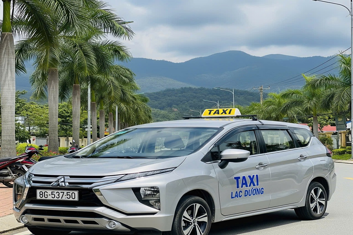 Taxi Lạc Dương Đà Lạt: Tổng Đài, Số Điện Thoại (SĐT) Và Dịch Vụ Xe Taxi Uy Tín, Giá Rẻ Khi đến với Lạc Dương, một huyện ngoại thành thơ mộng của thành phố Đà Lạt, việc di chuyển thuận tiện để khám phá trọn vẹn vẻ đẹp nơi đây là điều mà mọi du khách quan tâm.